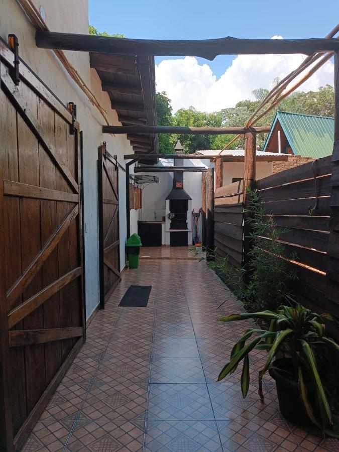 Cerca Del Rio Bed and Breakfast Carmen del Paraná Exteriör bild